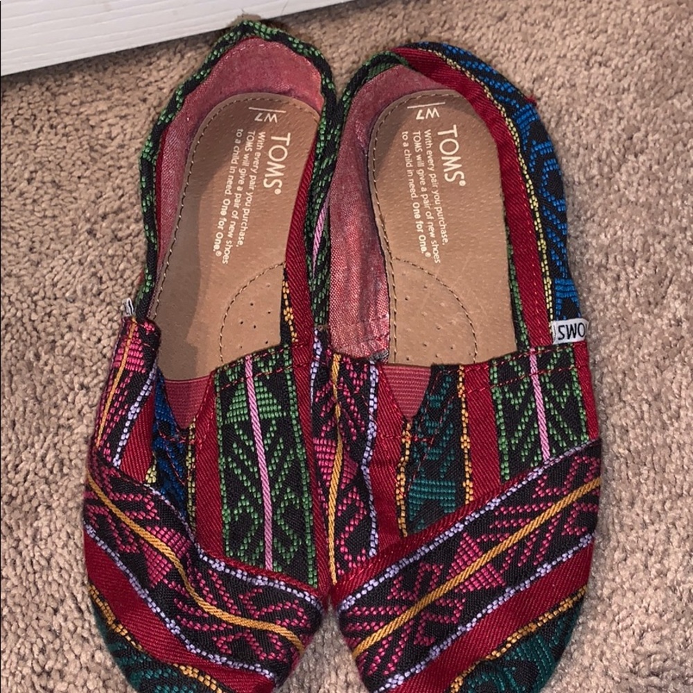 Size 7 Aztec TOMS